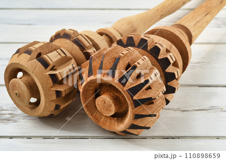 メキシコのモリニージョ(molinillo)　チョコラーテを作るための調理器具 110898659