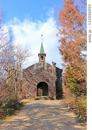 安曇野　冬の碌山美術館 110898850