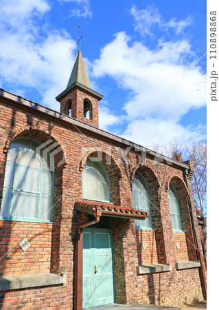 安曇野　冬の碌山美術館 110898868