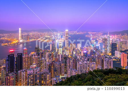 香港　ビクトリアピークからの夜景 110899013