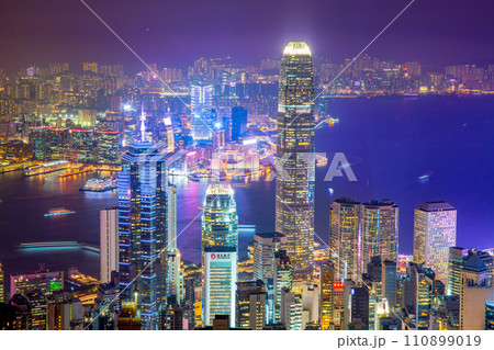 香港　ビクトリアピークからの夜景 110899019