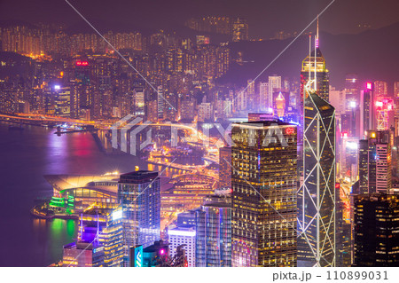 香港　ビクトリアピークからの夜景 110899031