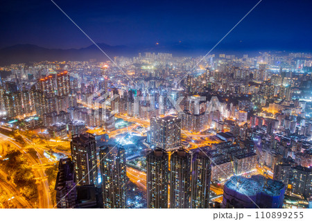 香港　SKY100からの夜景 110899255