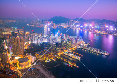 香港　SKY100からの夜景 110899256