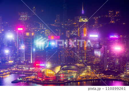 香港　SKY100からの夜景 110899261