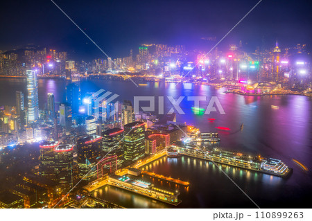 香港　SKY100からの夜景 110899263
