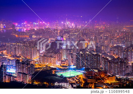 香港　カオルーン・ピーク（飛鵝山）からの夜景 110899548