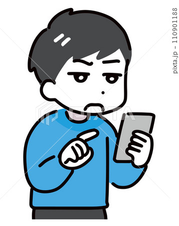 目を細めてスマホを見る私服の男性 目を細めてスマホを見る私服の男性 110901188
