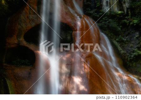 嫗仙の滝【群馬県草津町】 嫗仙の滝【群馬県草津町】 110902364