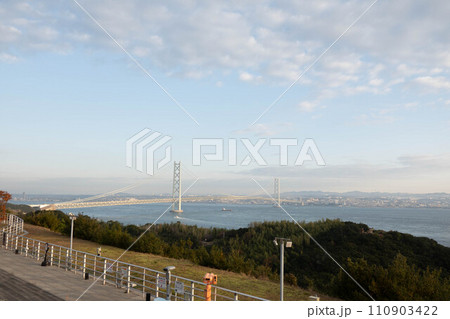 「明石海峡大橋」 from 淡路SA(上り) 兵庫県淡路市 「明石海峡大橋」 from 淡路SA(上り) 兵庫県淡路市 110903422