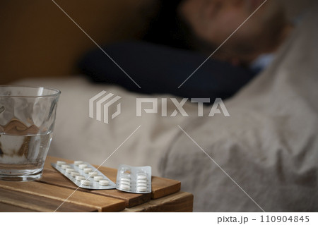 睡眠薬イメージ 不眠症 睡眠薬イメージ 不眠症 110904845