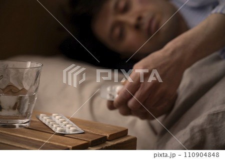 睡眠薬イメージ 不眠症 睡眠薬イメージ 不眠症 110904848