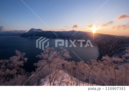 氷点下の摩周湖 110907381