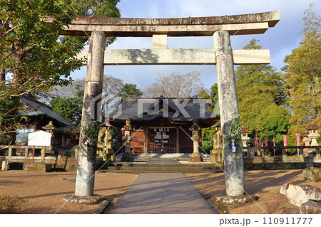 松江神社の鳥居と拝殿(松江城) 松江神社の鳥居と拝殿(松江城) 110911777