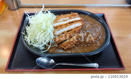 どん八食堂 東糀谷店のかつカレー 110913029