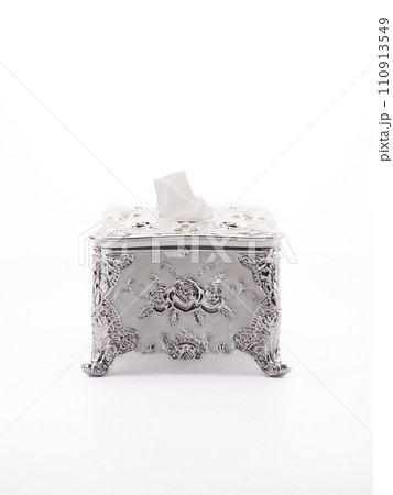 vintage wooden hinged tissue box on wooden table 110913549
