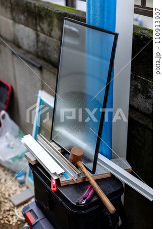 サッシの窓のパッキンの交換をする業者 110913907