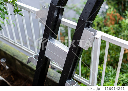 ウッドデッキの工事をする業者 110914241