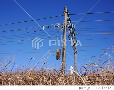 電線 線路 東武東上線の電線 電車 電線の構造 テンションのかけ方 青空がとてもきれい 電線の美学 電線 線路 東武東上線の電線 電車 電線の構造 テンションのかけ方 青空がとてもきれい 電線の美学 110915612
