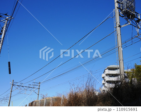 電線 線路 東武東上線の電線 電車 電線の構造 テンションのかけ方 青空がとてもきれい 電線の美学 電線 線路 東武東上線の電線 電車 電線の構造 テンションのかけ方 青空がとてもきれい 電線の美学 110915691