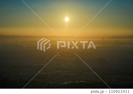 観音山から見る朝日 観音山から見る朝日 110921411