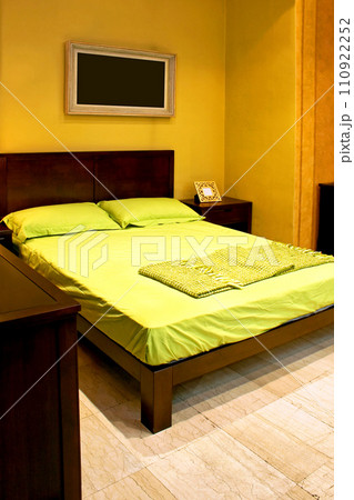 Double green bed Double green bed 110922252