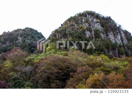 紅葉の岩山（耶馬溪、一目八景） 110923135