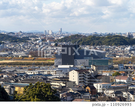 高尾山から見る柏原市と藤井寺市の風景 110926993