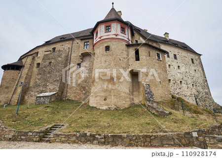 Loket Castle, a 12th-century gothic castle in the Karlovy Vary Region in Czech Republic.Loket Castle a 12th-century gothic castle in the Karlovy Vary Region in Czech Republic. 110928174