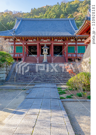奈良県大和郡山市矢田町の矢田寺（あじさい寺）　本堂（有形文化財） 110928181
