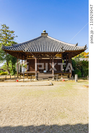 奈良県生駒郡斑鳩町の法起寺　聖天堂（金堂跡） 110929047
