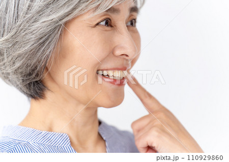 デンタル　口元　歯 110929860