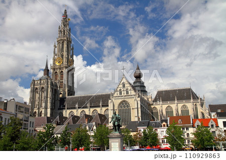 西ヨーロッパのベルギー アントワープ 世界遺産「ベルギーとフランスの鐘楼群」のノートルダム大聖堂 西ヨーロッパのベルギー アントワープ 世界遺産「ベルギーとフランスの鐘楼群」のノートルダム大聖堂 110929863