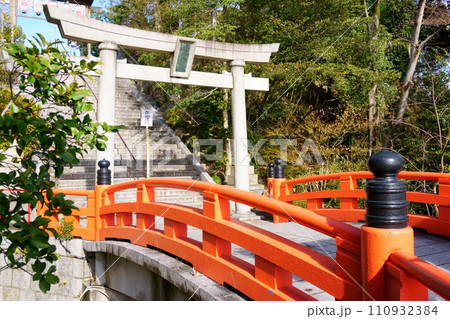 城山八幡宮（恋の三社巡り）二の鳥居6 110932384