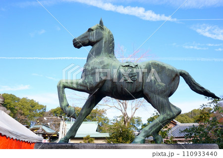 城山八幡宮(恋の三社巡り)神馬像2 城山八幡宮(恋の三社巡り)神馬像2 110933440