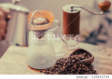 珈琲 コーヒー ハンドドリップ HARIO V60 抽出 茶木目 アンティーク 珈琲 コーヒー ハンドドリップ HARIO V60 抽出 茶木目 アンティーク 110933734