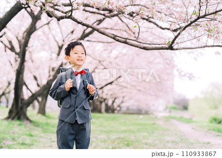 桜と新小学1年生 110933867