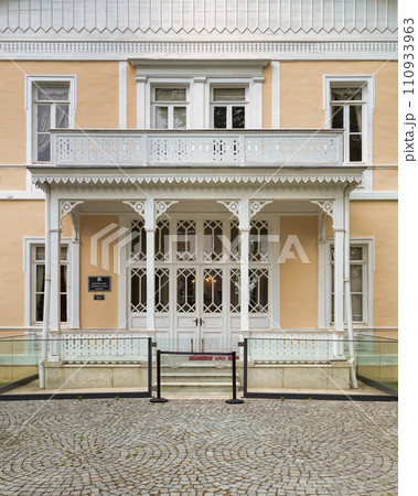 Escape Mansion in Istanbul's Dolmabahce Palace courtyard. Built in the 17th century during Sultan Mehmed IV's reign 110933963