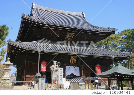 善通寺・第75番札所(香川県・四国遍路) 善通寺・第75番札所(香川県・四国遍路) 110934441