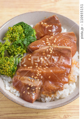 ハマチ丼 ハマチ丼 110935151