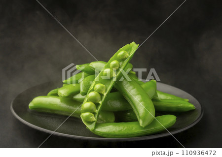 スナップエンドウ茹で立て 110936472