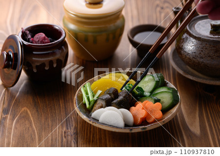 漬け物の盛り合わせ 110937810