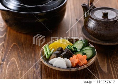 漬け物の盛り合わせ 漬け物の盛り合わせ 110937817