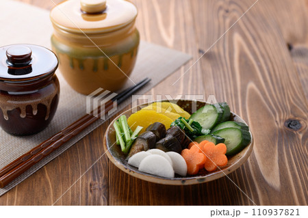 漬け物の盛り合わせ 漬け物の盛り合わせ 110937821