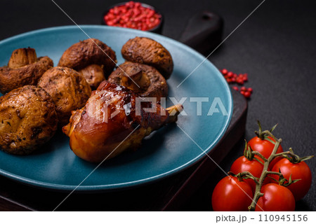 Delicious grilled chicken legs with spices and herbs in teriyaki sauce 110945156