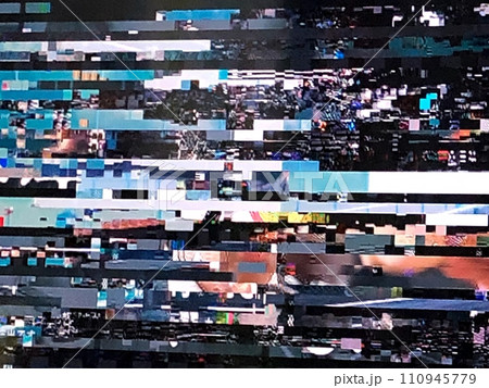 電波が悪くて映らないテレビの画面 110945779