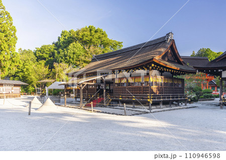 上賀茂神社　細殿（拝殿）　--京都市北区上賀茂本山-- 110946598