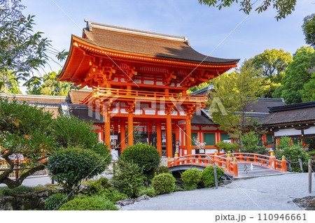 上賀茂神社　楼門（京都市北区上賀茂本山） 110946661