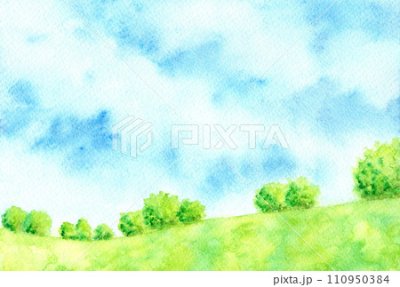 青空と土手の上の木々。 110950384