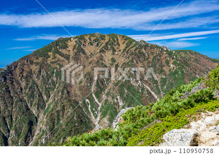 中央アルプス縦走登山千畳敷から空木岳 三ノ沢岳 中央アルプス縦走登山千畳敷から空木岳 三ノ沢岳 110950758